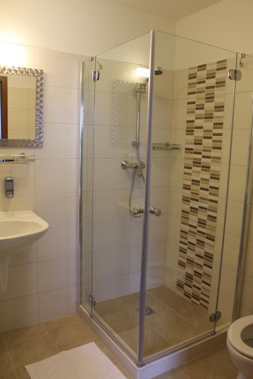 Potkerek Motel Győr Zimmer foto