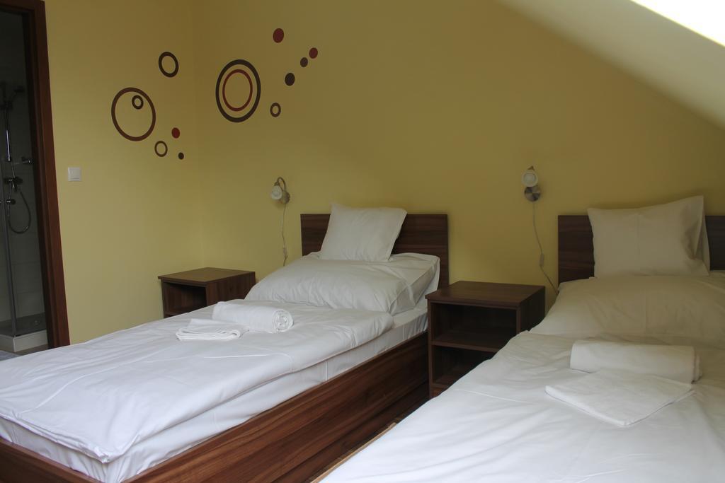 Potkerek Motel Győr Zimmer foto